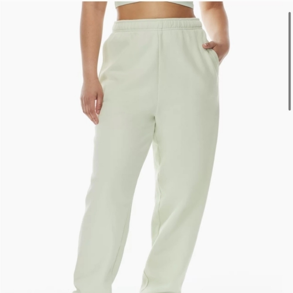 Aritzia TNA cozy AF sweatpants size XS
